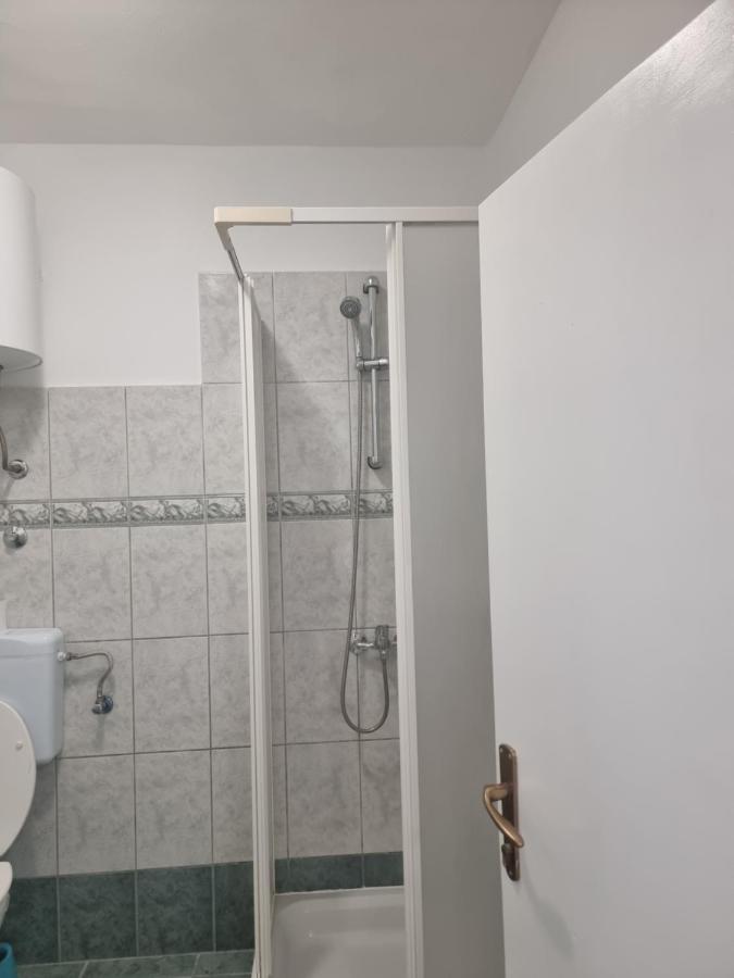 Apartmani Alen Dinjiska Экстерьер фото