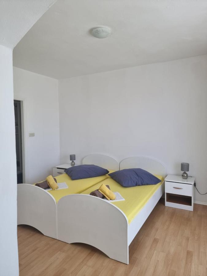 Apartmani Alen Dinjiska Экстерьер фото