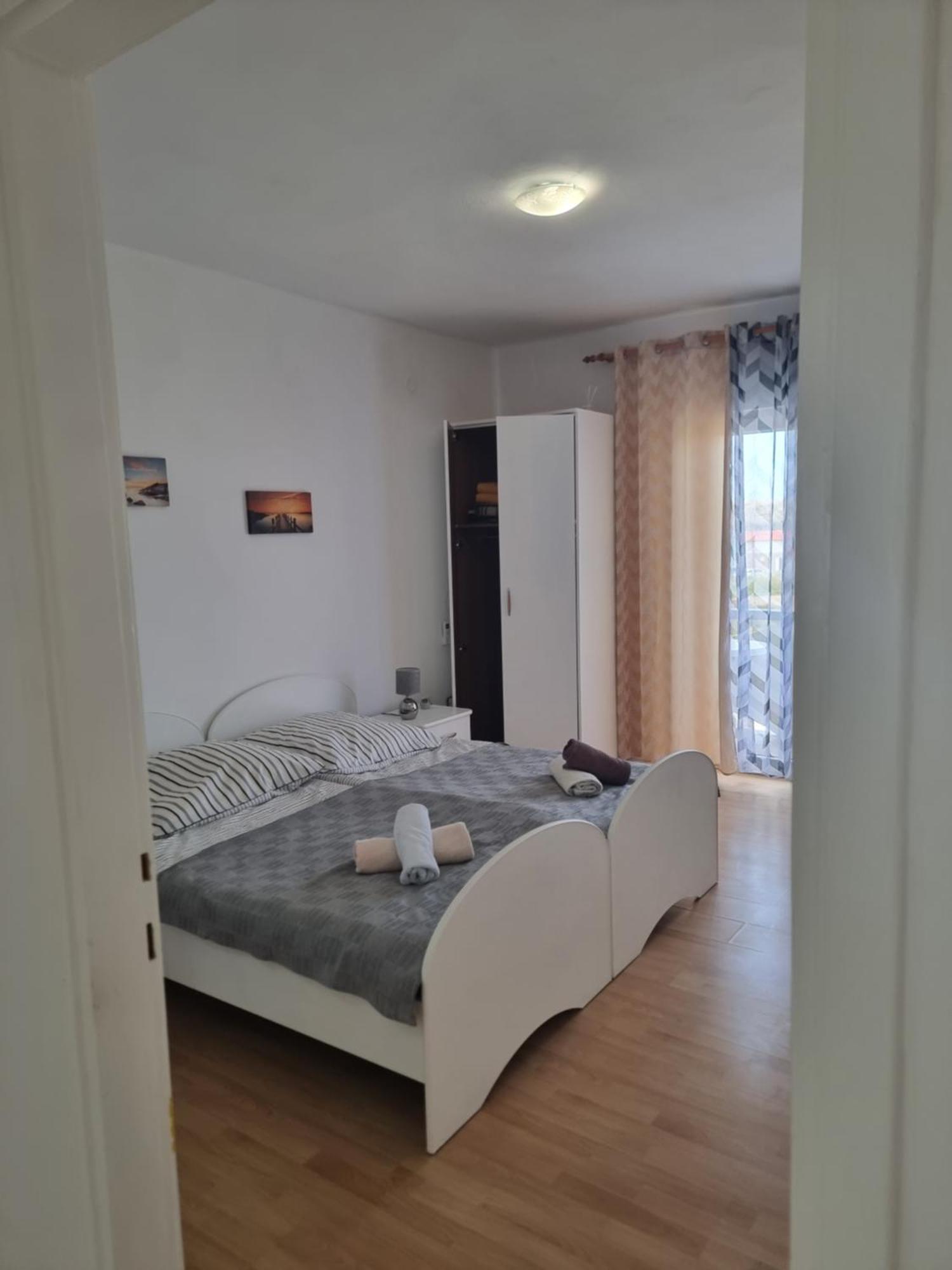 Apartmani Alen Dinjiska Номер фото